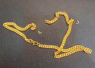 This image has an empty alt attribute; its file name is Necklace-999.9-5.4.18-1.jpg