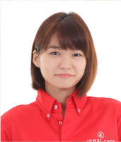 女性スタッフ