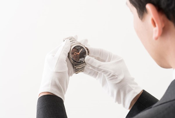 Factor influence resell value of watch