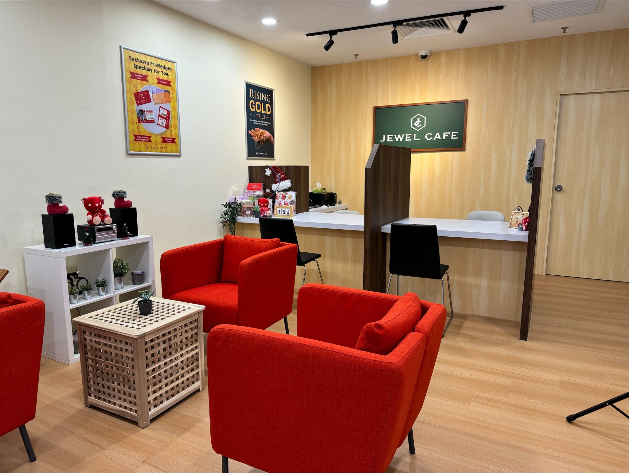 Jewel Cafe Paradigm Mall JB interior